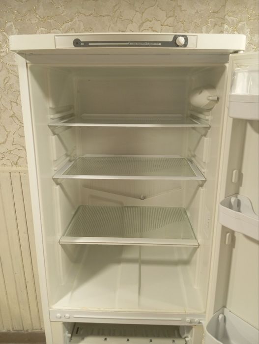 Продам холодильник Indesit