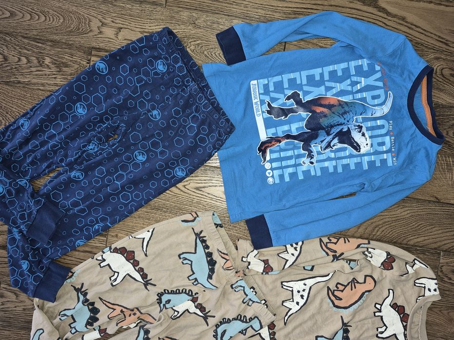 Піжама з динозаврами 122 128 см.