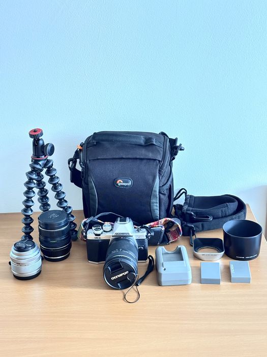 Olympus OMD EM10 II Traveller Kit+ dodatki