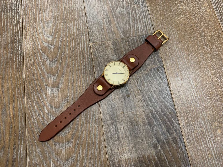 Не прошитый плоский кожаный ремешок с напульсником ручной работы