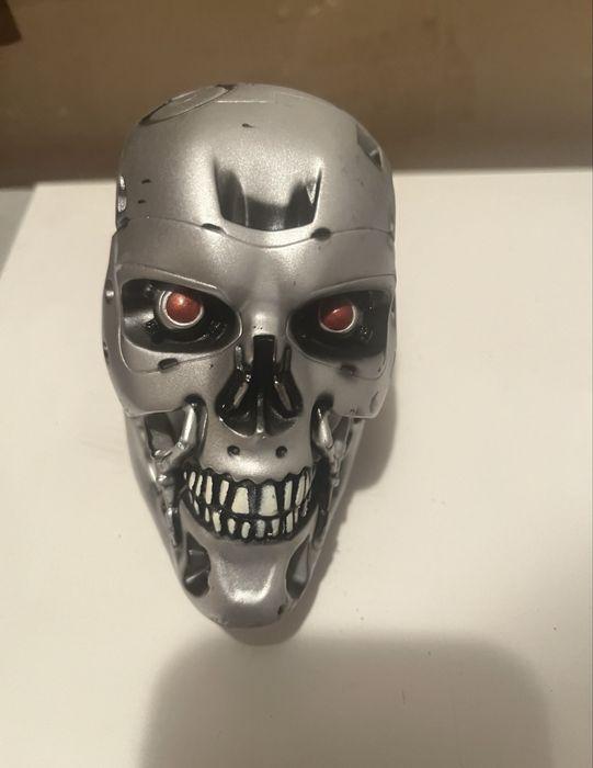 Figurka czaszka terminator genesis