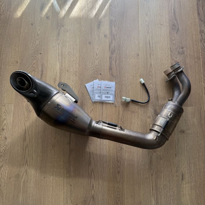 Escape Completo Akrapovic Titanium Carbono Tracer 7 MT07 XSR700 Euro5
