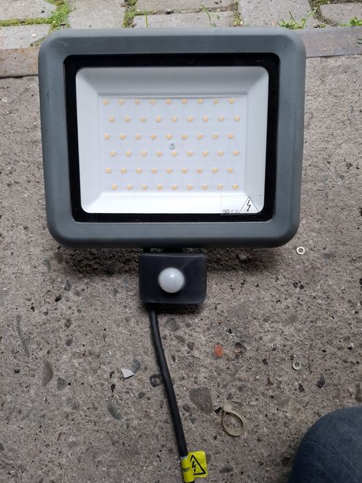 Naświetlacz led z czujnikiem ruchu. 30 W.