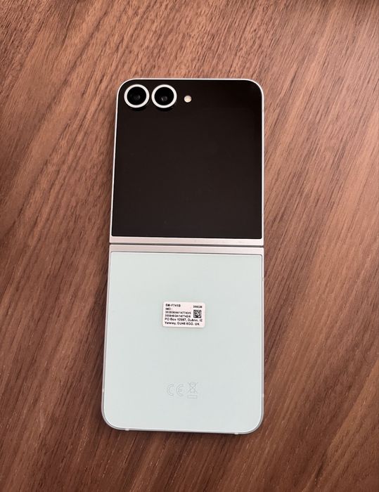 Samsung Galaxy Z Flip 6