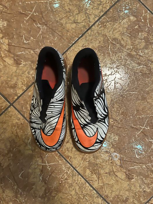 nike hypervenom 37,5 розмір