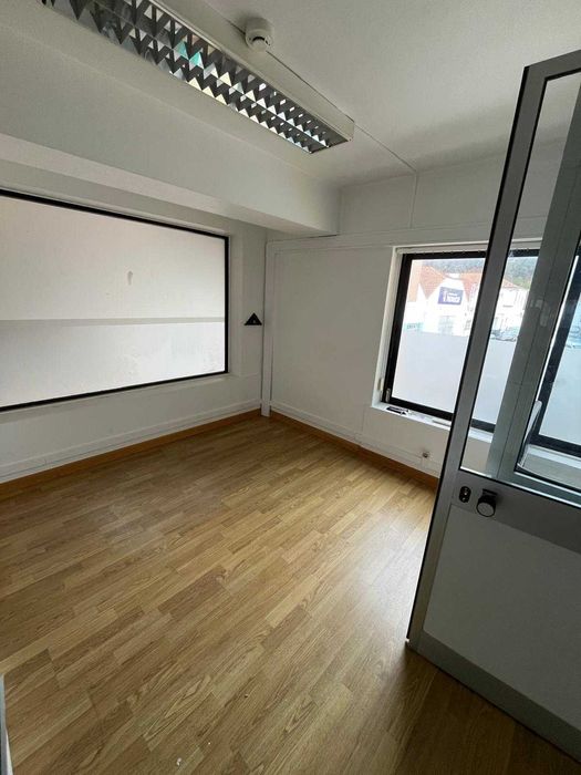 Arrendamento de escritório na Rua Heitor Bernardo Botado