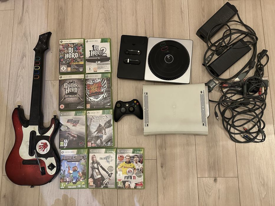 Xbox 360, gitara i konsoleta do dj i guitar hero. Minecraft