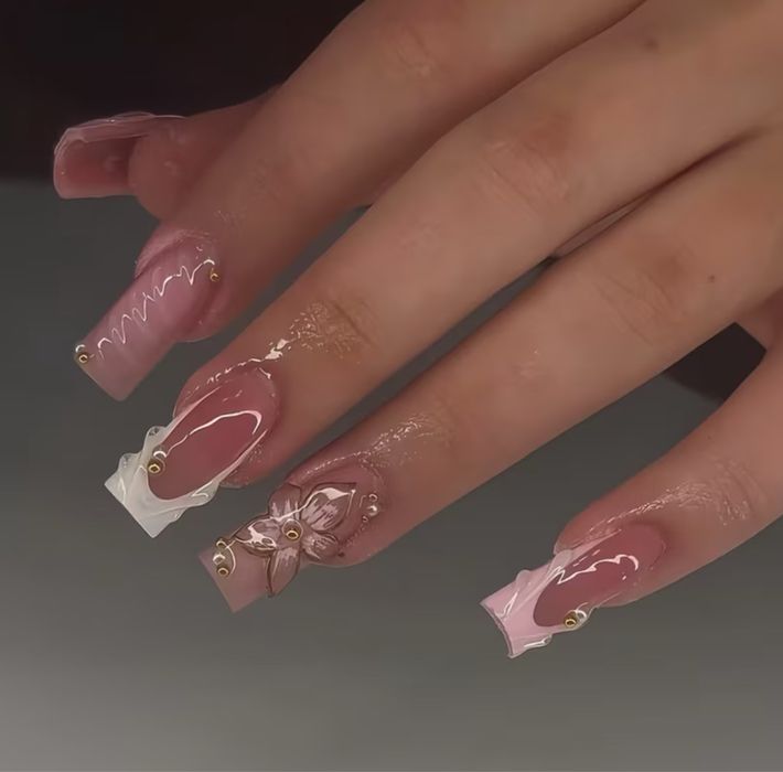 Накладні нігті квадратної форми