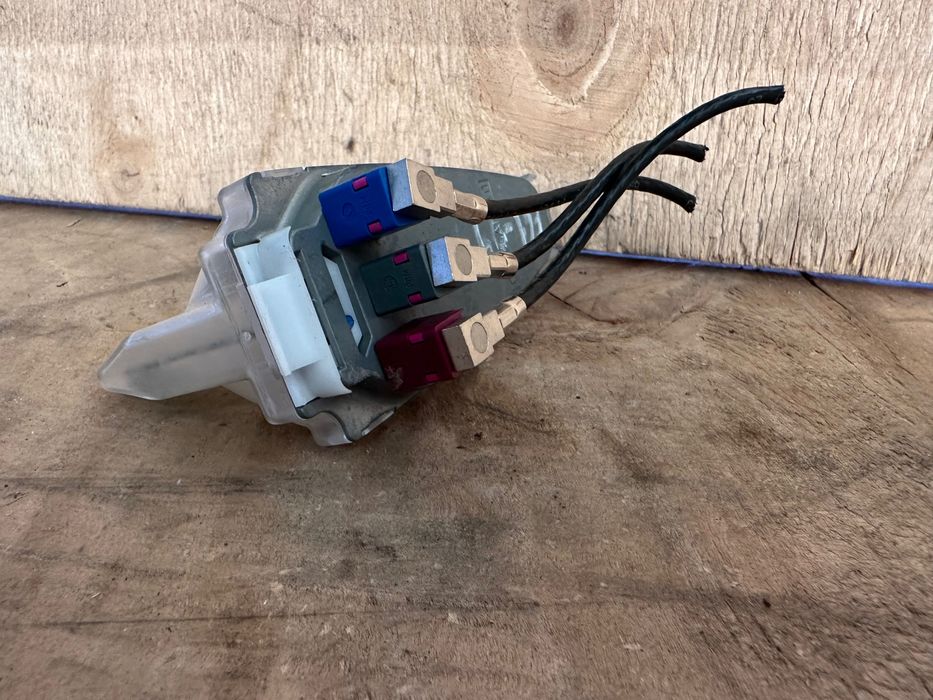 Módulo de Antena GPS BMW E60 E61 520D 525D 530D - 6957.345-02