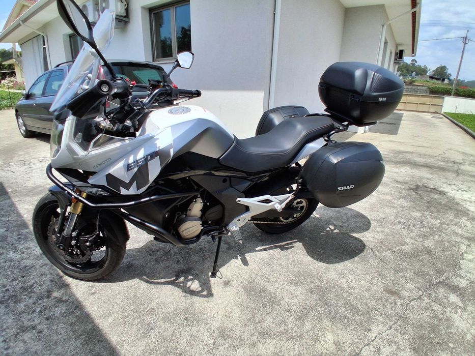 Moto CF 650 MT limitada para carta A2
