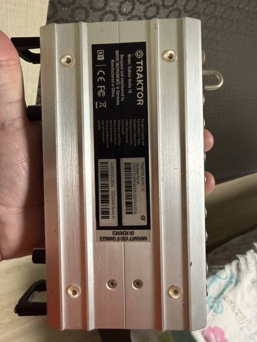 Traktor scrach A10 Аудіокарта для діджея