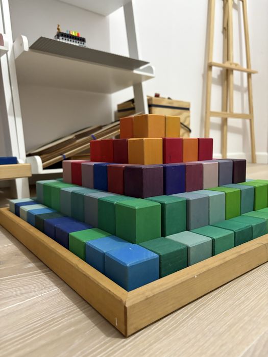 Grimm’s duza schodowa piramida