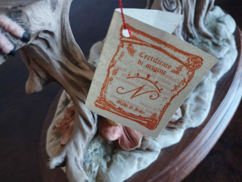 Arranjo de pássaros em cerâmica