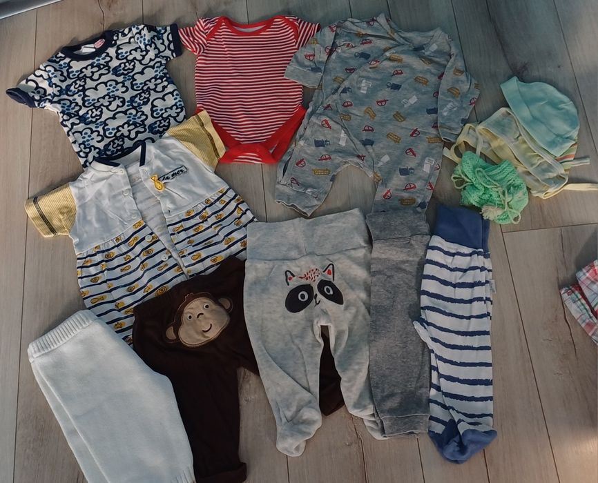 Zestaw ubranek dla malucha 56/62cm body, połśpiochy, rampers, czapeczk