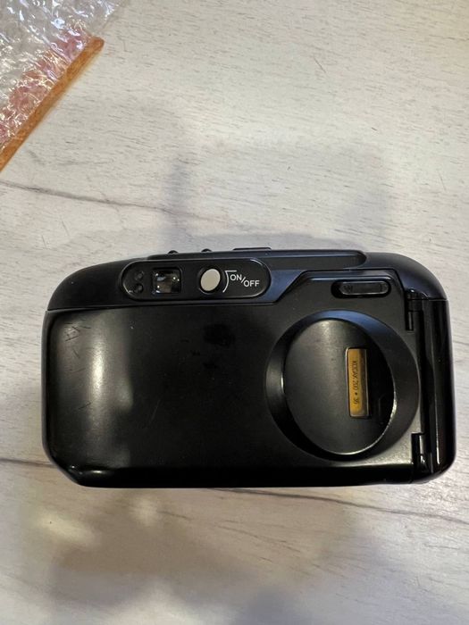 Два! Плівковий фотоапарат Minolta Riva Zoom 70w Multi AF / Ширококутна мильниця