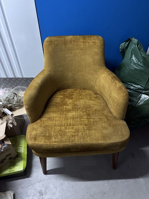 Poltrona dourada personalizada