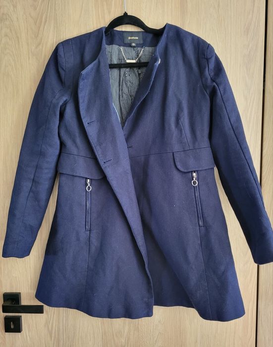 Granatowy płaszcz w rozmiarze L