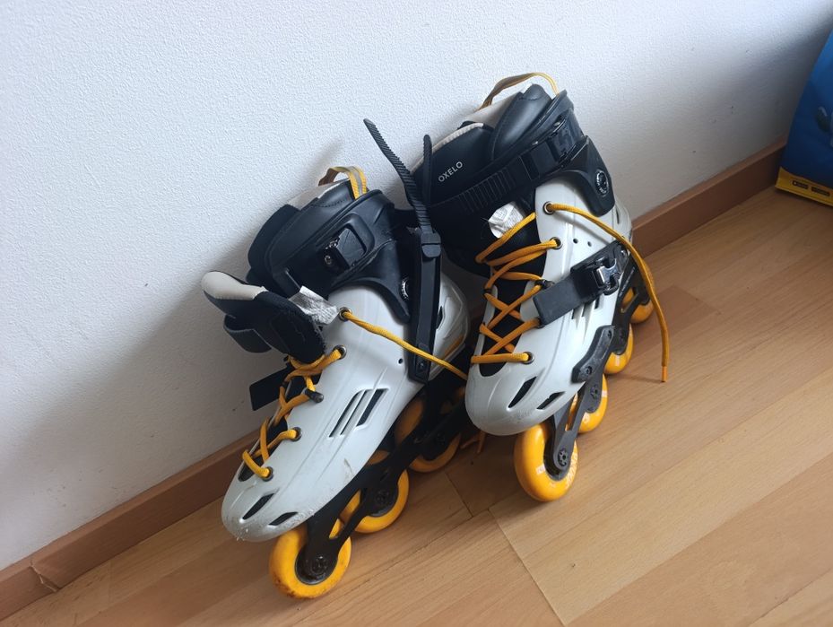 Par de patins usados