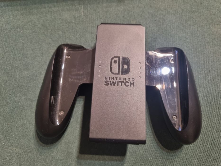 Sprzedam nintendo switch oled z pok i 3 grami gratisrowcem