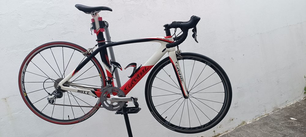 Bicicleta de Estrada em Carbono 10V