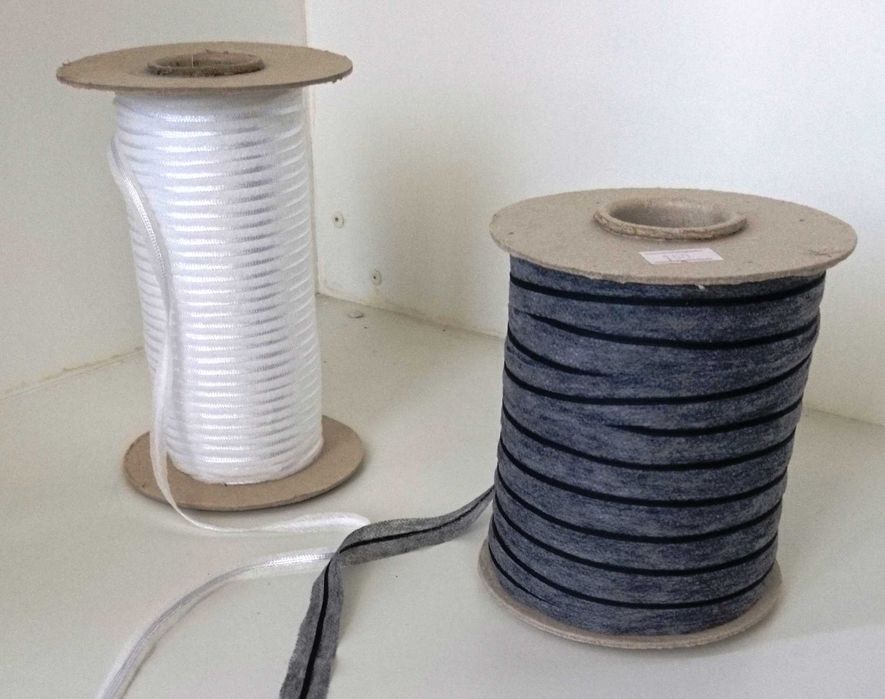 Долевик клеевой со шнурком.