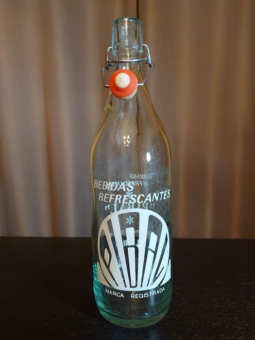 Garrafas antigas de refrigerantes espanhóis - Anos 50/60  (1L)