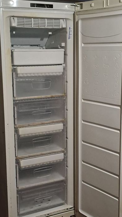 Продам морозильну камеру