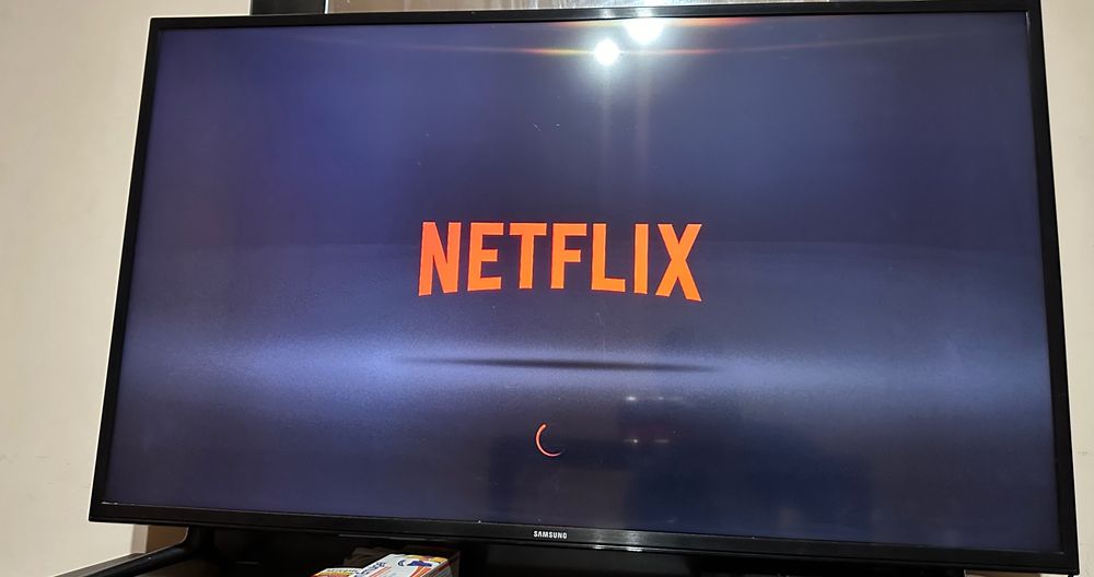 Samsung smart tv 43” ( 109 cm de ecrã na diagonal)