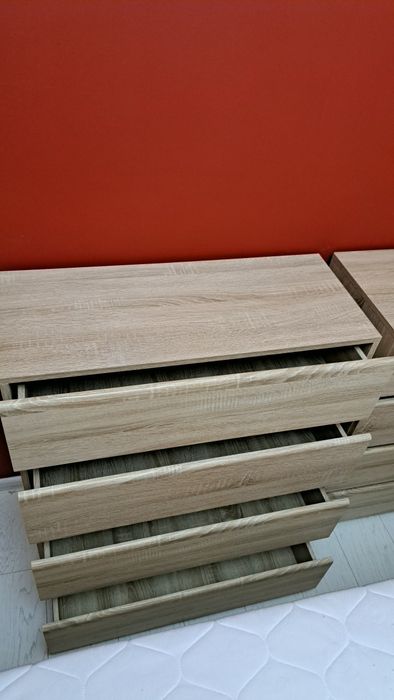 Black Red White  80x90x35