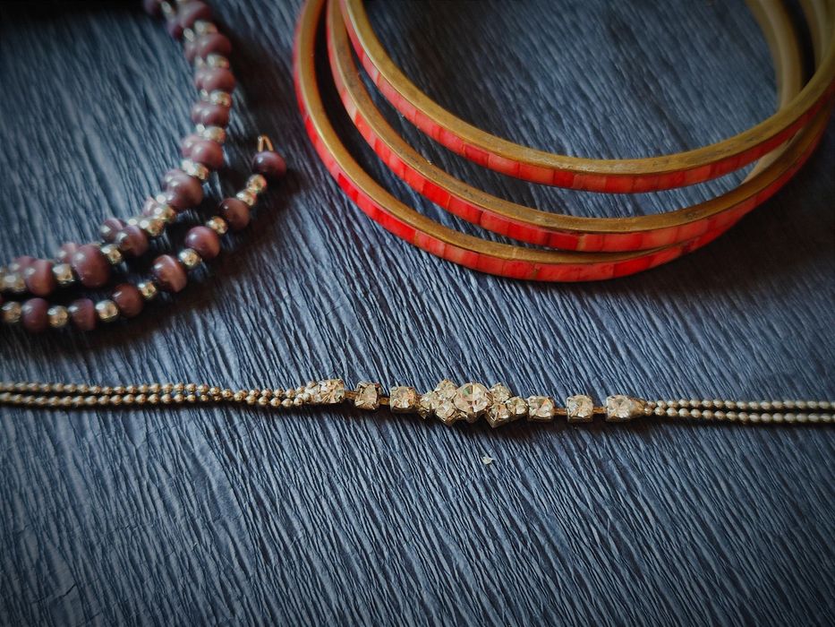 Жіночі прикраси. Біжутерія