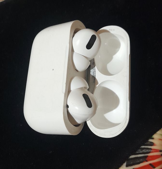 Навушники Apple AirPods