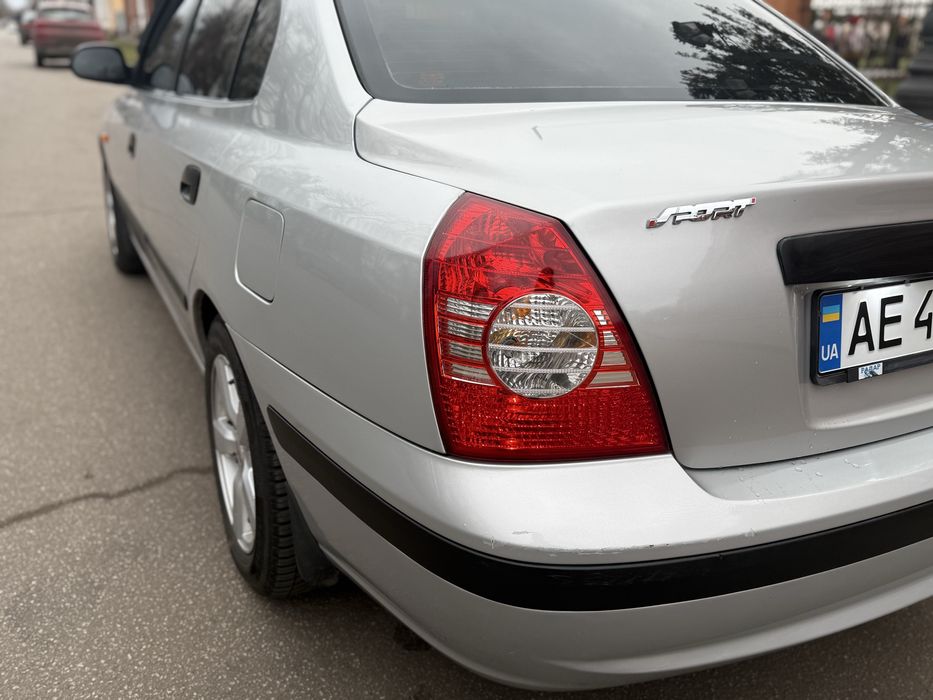 Hyundai Elantra в дуже гарному стані