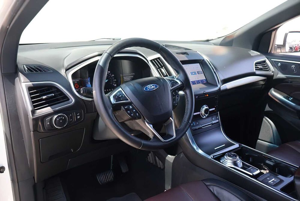 Ford Edge      2021