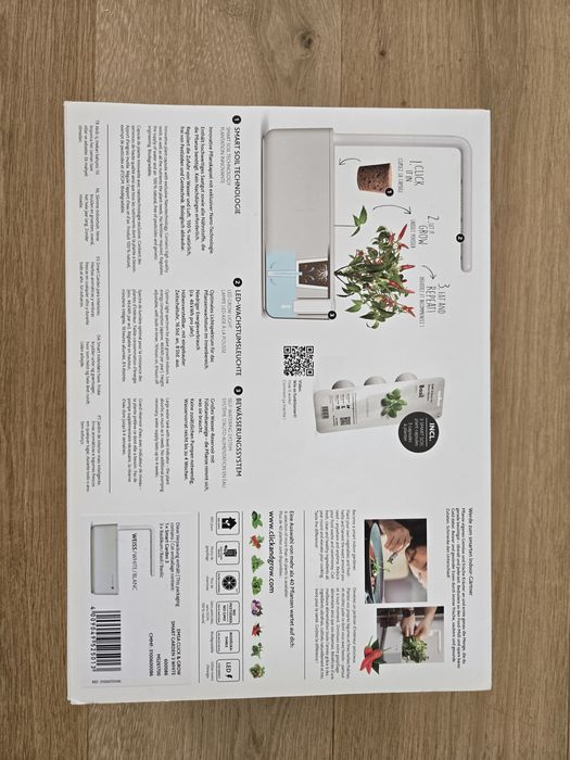 Click and Grow– The Smart Garden 3 (Novo, por abrir)