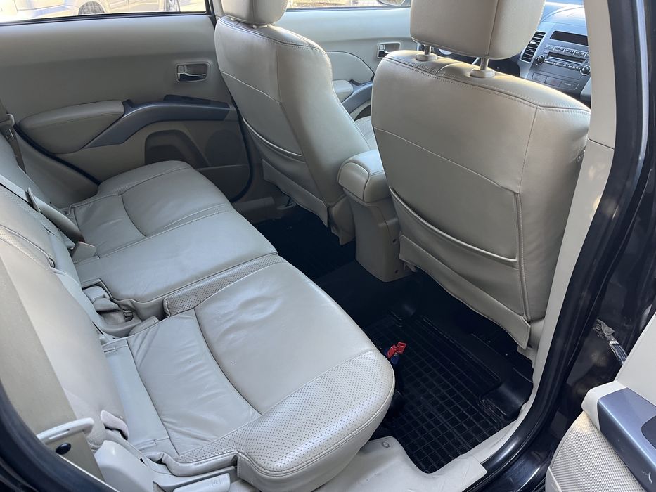Mitsubishi Outlander / 2007 рік / 2.0 Дизель/ 7 Місць / Пригін / ЗСУ /