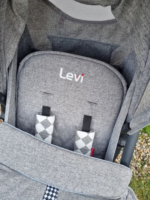 Wózek spacerowy Levi Quatro lekki składany z dodatkami
