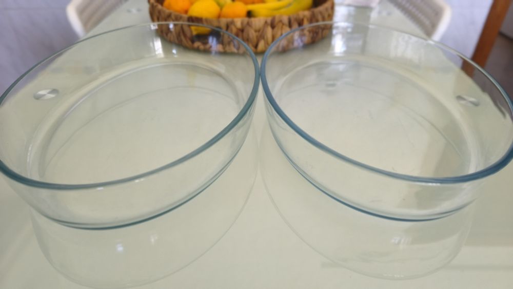 duas travessas apres assadeiras ovais clássicas em vidro borossilicato da Pyrex, identificadas especificamente pelo código de molde 347