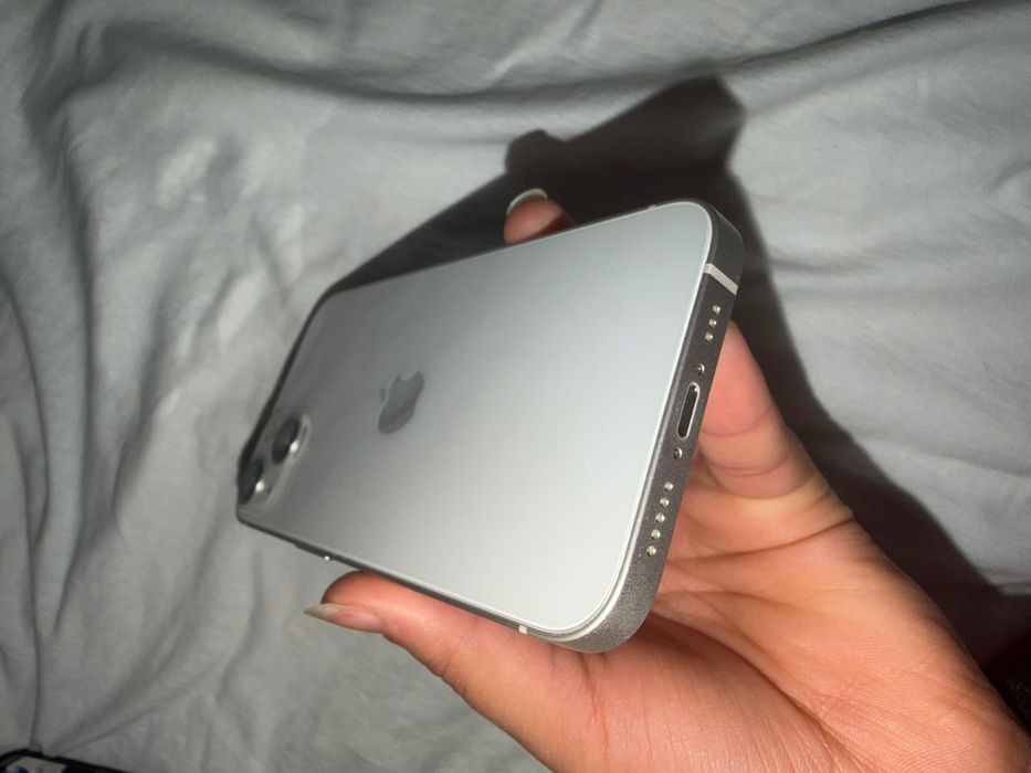 iPhone 13 128GB Branco | Saúde 92% | +5 Capas + Cabo + Película