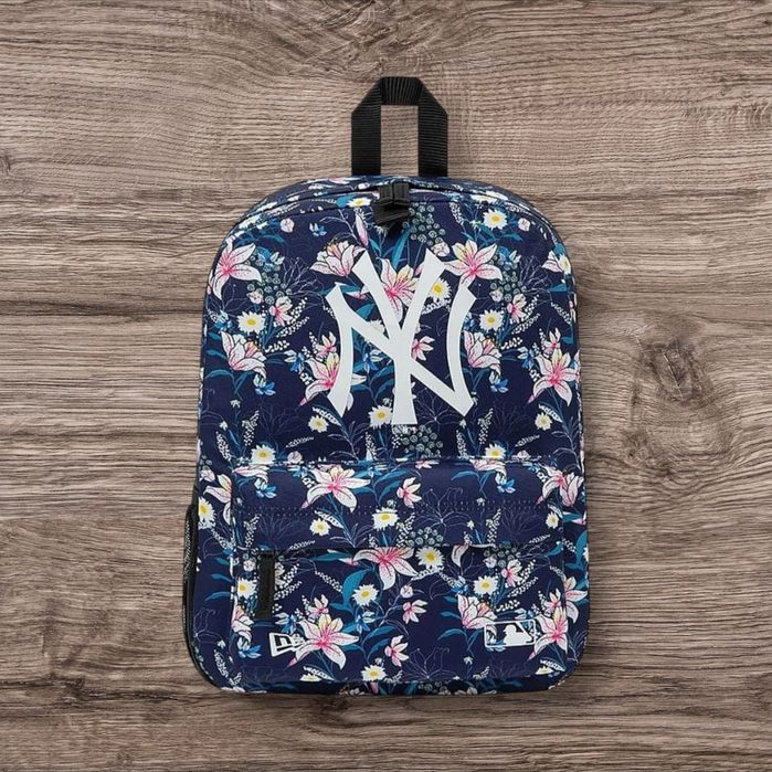 Granatowy plecak New Era MLB street wear w kwiaty wysokość 41 cm