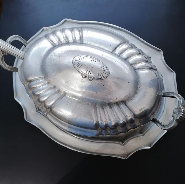 Terrina em estanho64751417938562122