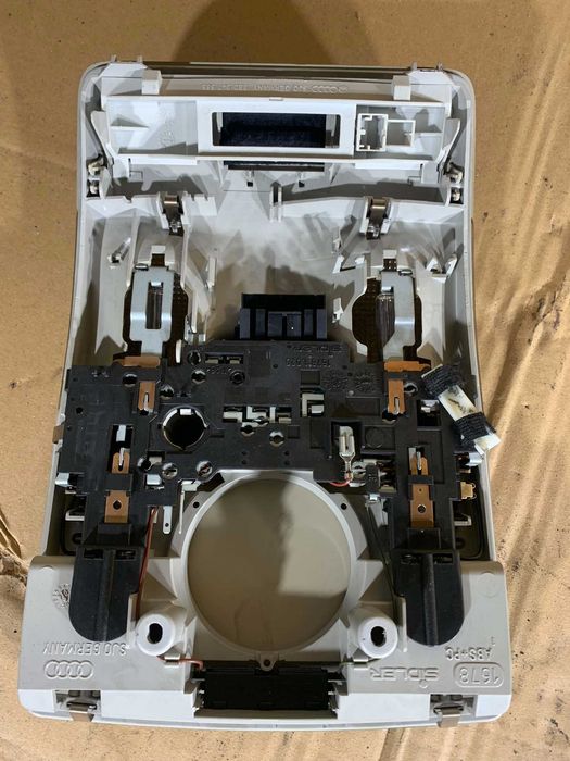 lampka podsufitki ambiente audi a4 b7 b6