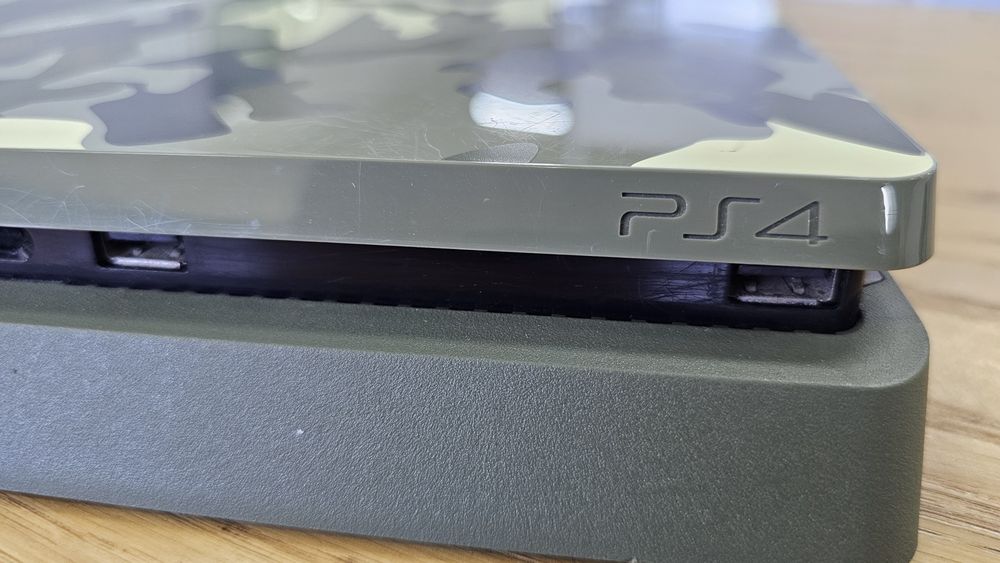 Consola PS4 Slim Call of Duty WW II