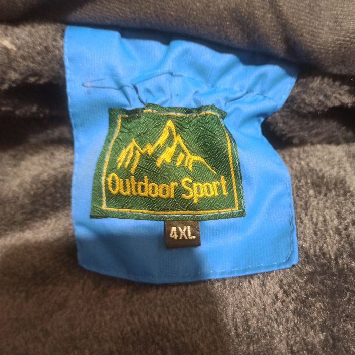 Продам мужскую зимнюю куртку. (Новая)
Тёплая, удобная и практичная