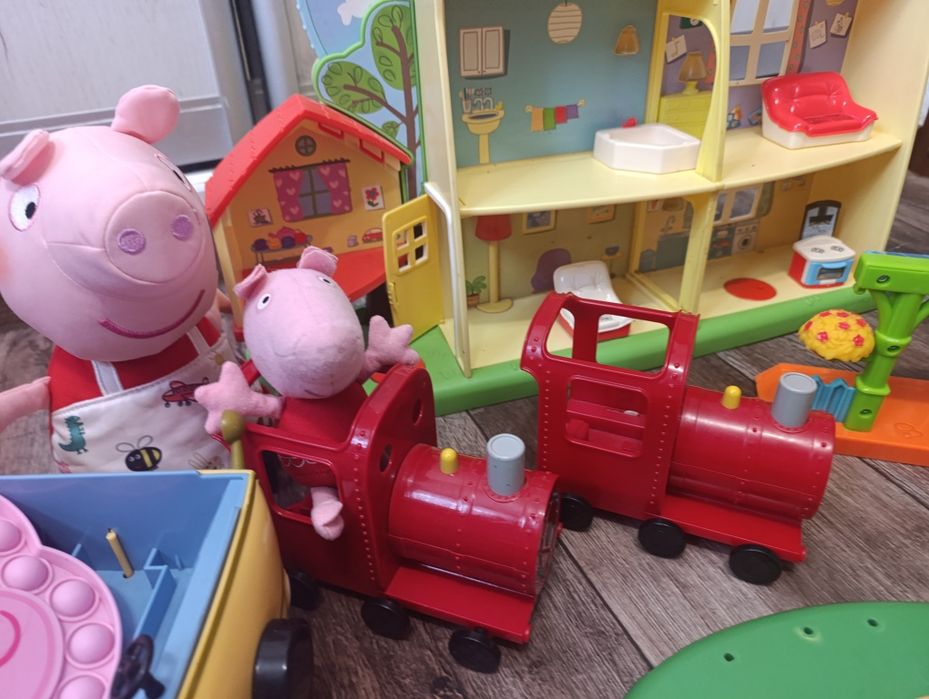 Свинка Пеппа, Peppa pig, будинок свинки Пеппи, автобус, потяг, літак, майданчик