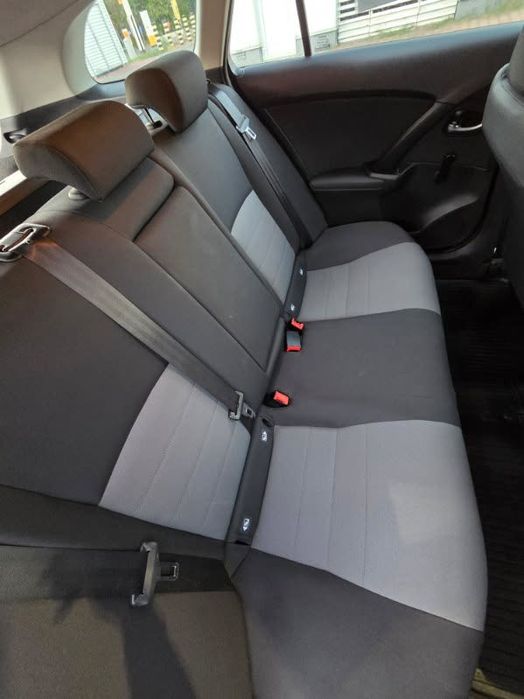 Toyota Avensis t 27
