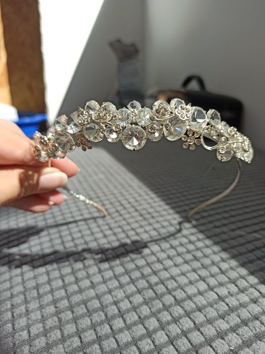 Диадема для украшения волос, на свадьбу или выпускной