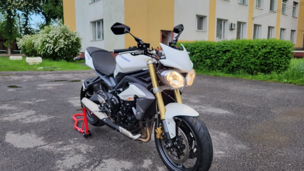 Triumph Street Triple 675 з Японії
