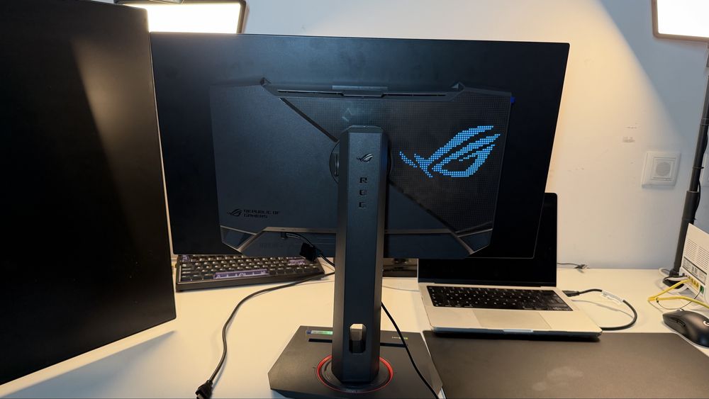 Monitor Asus Rog OLED 240 Hz