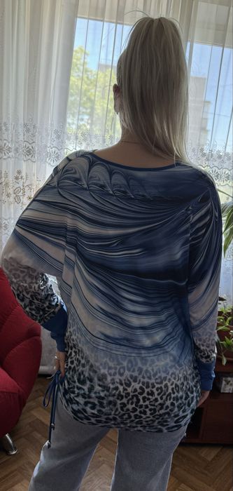 Продам жіночу кофту, б/у , розмір М