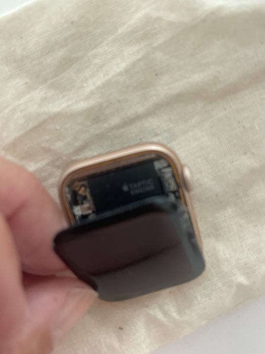 Apple Watch Series 5 – 40mm para peças / reparação